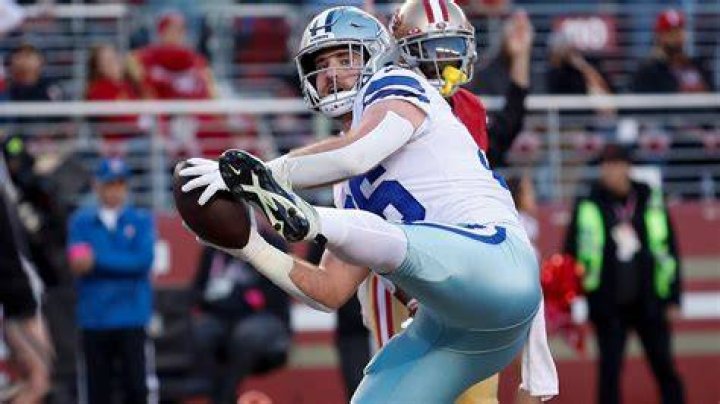 Leighton Vander Esch contract, salary and net worth explored 1 Dalton Schultz 2