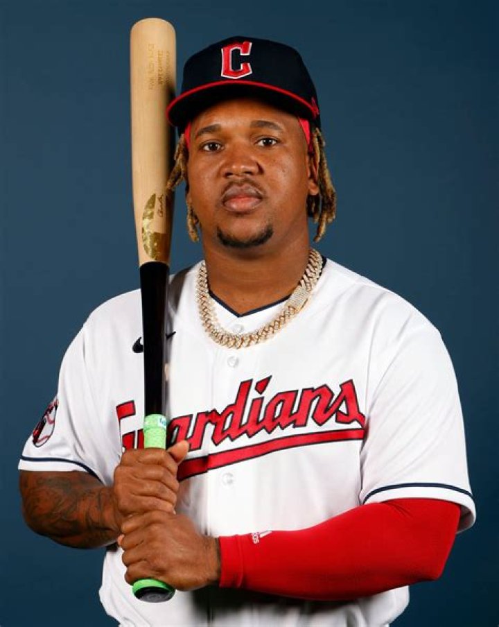 Is Jose Ramirez related to Manny Ramirez? 1 Jose Ramirez