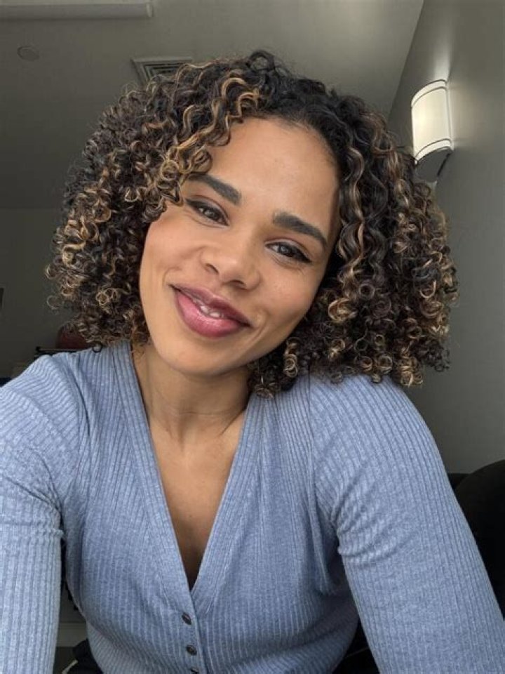Roxy Sternberg Net Worth